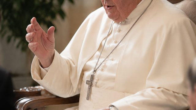 Pope Discusses the Spiritual Significance of Writing in Mode